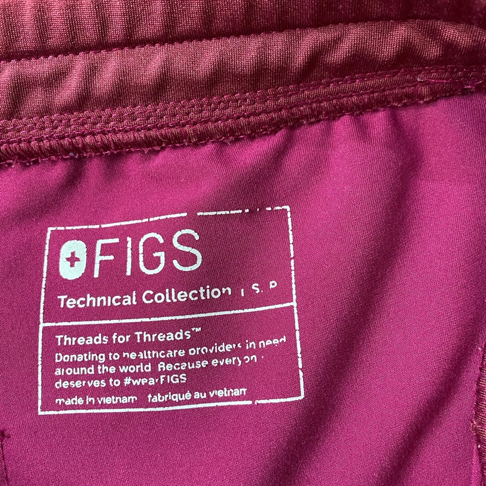 Small petite joggers. Raspberry sorbet I believe is color